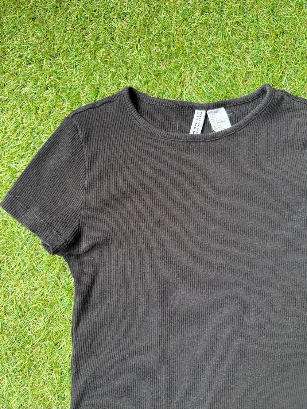 Basic Black Tee - Picture 3 of 4